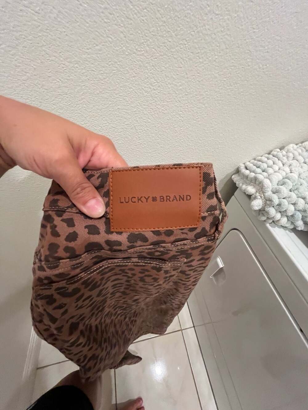 Lucky Brand The Baggy Leopard Print Jeans - Picture 9 of 10